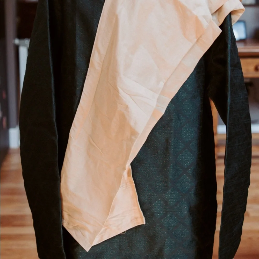 Green kurta for Indian men fancy dress wedding guest / party incl pants, dupatta - Picture 3 of 5